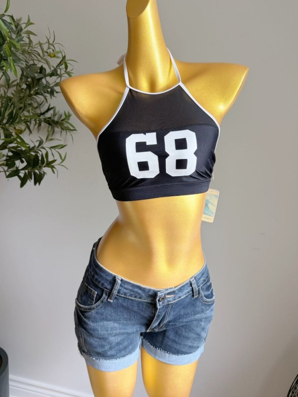 Forever 21 Black 68 Halter Sport Crop Top Size S NWT